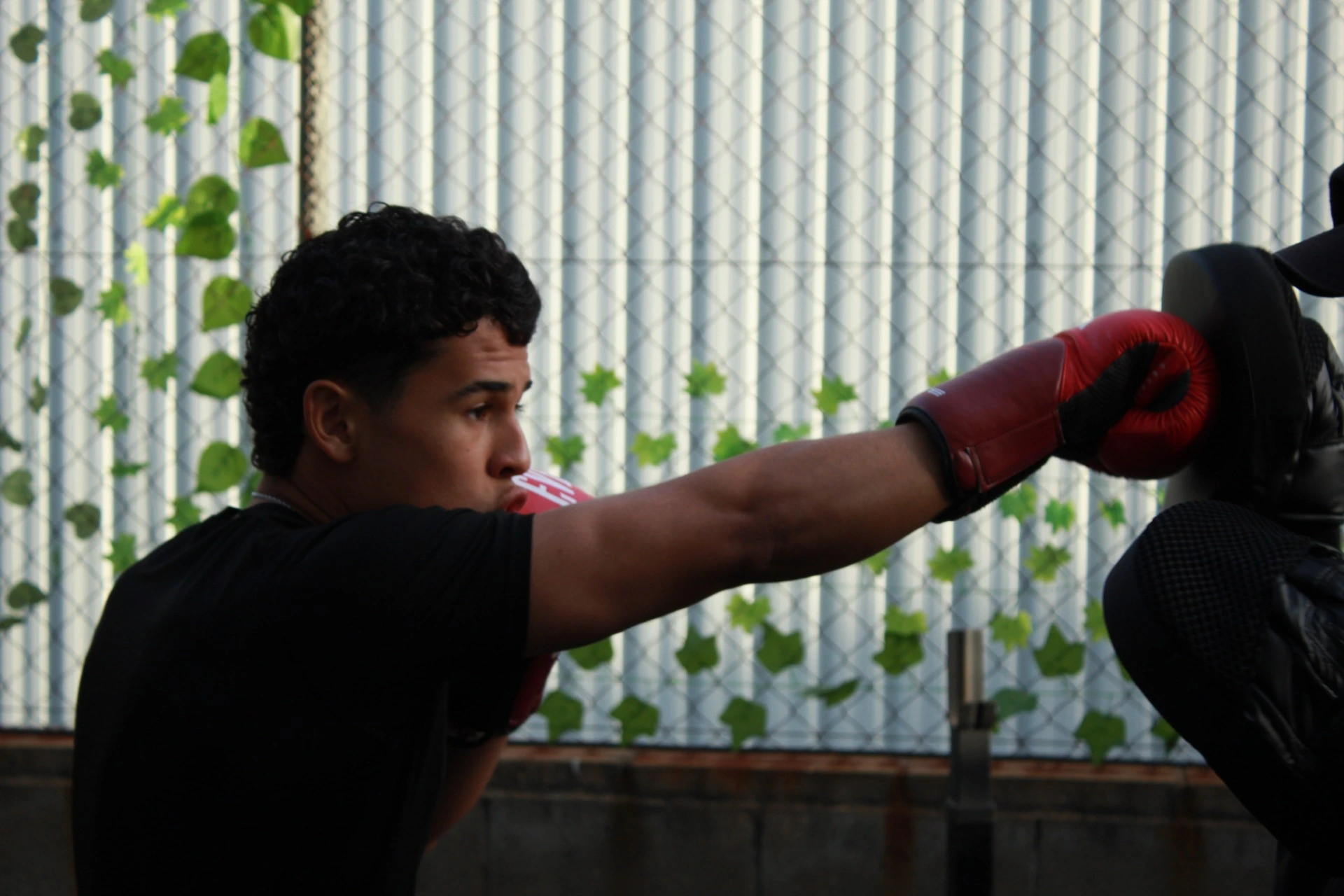 Alumno entrenando boxeo en M4RTIAL